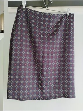 Ann Taylor Burgundy and Navy Geometric Pattern Skirt
